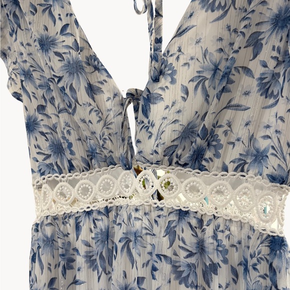 ✨ Don’t Miss Out! Lulus Blue Floral Open-Back Dress – X
 Midi Dress - Picture 5 of 8